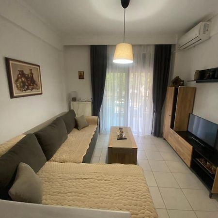 Lovely 2-Bedroom Appartement With Free Parking Agia Trias Exteriör bild