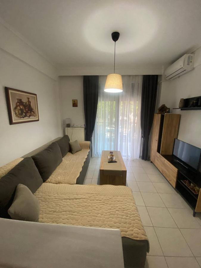 Lovely 2-Bedroom Appartement With Free Parking Agia Trias Exteriör bild